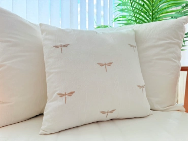 Almohadon De Tusor Bordado Libelulas 45x45cm