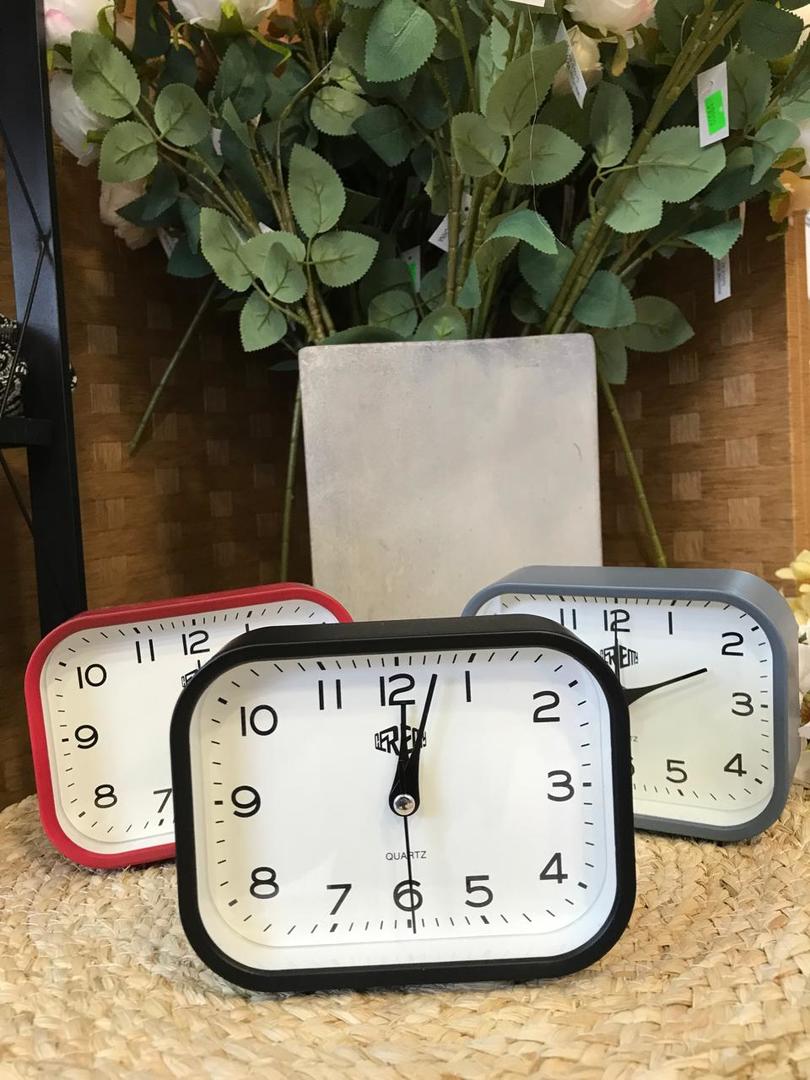 Reloj Despertador 10x13cm Colores Surtidos